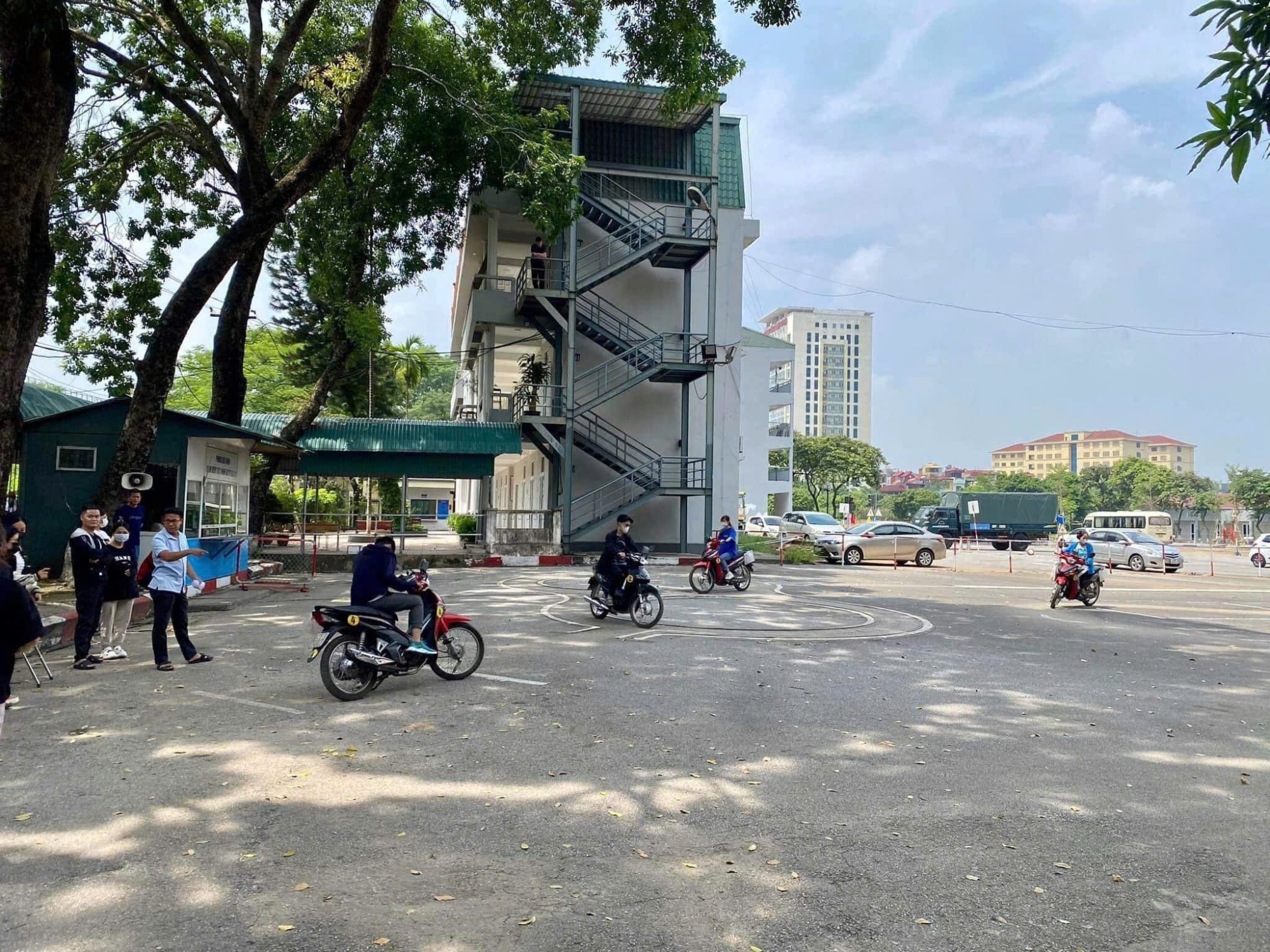 THI BẰNG LÁI XE MÁY A1 TẠI HÀ NỘI TRỌN GÓI